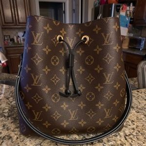 Louis Vuitton NeoNoe Handbag